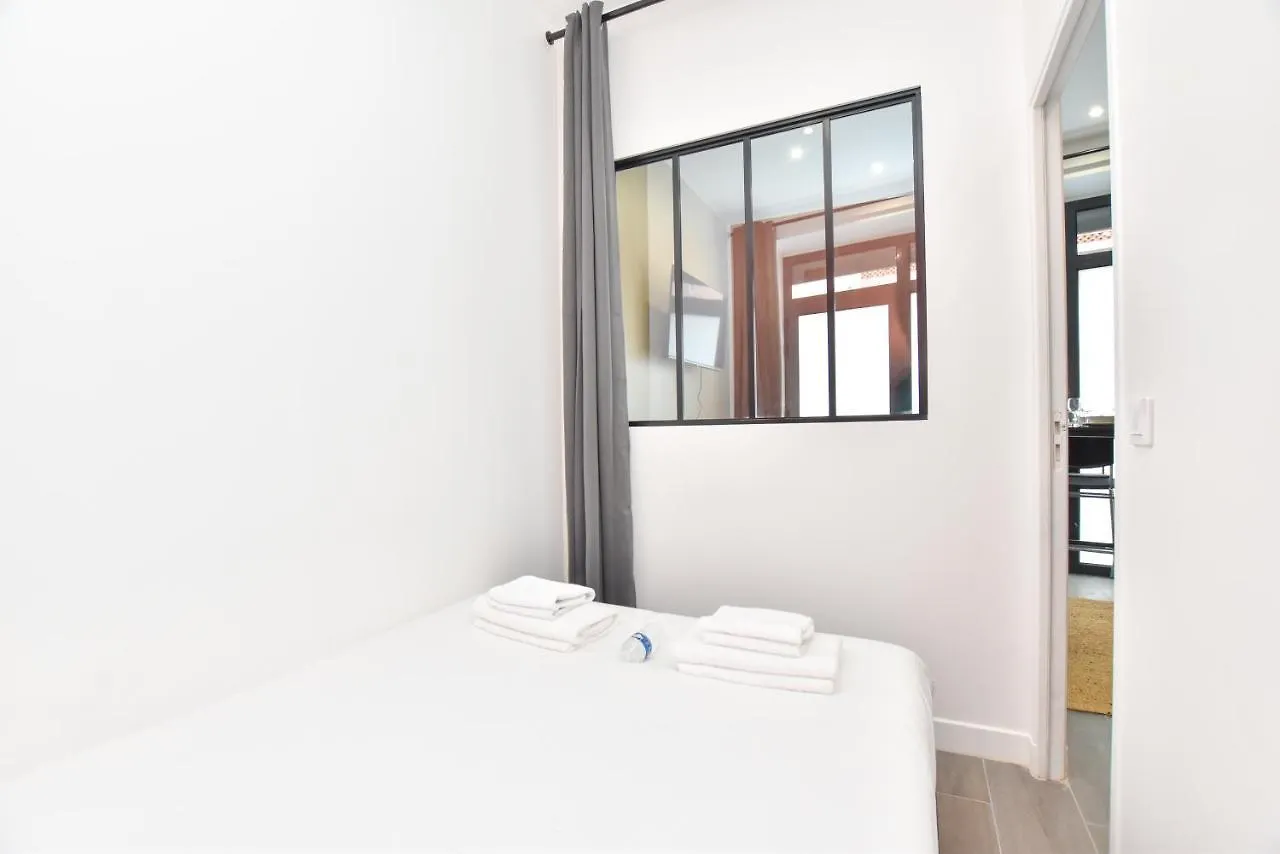 Cmg Menilmontant / Saint Fargeau Apartment Paris