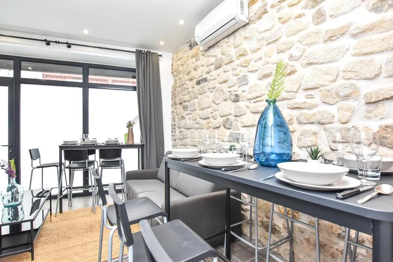 Apartment Cmg Menilmontant / Saint Fargeau *