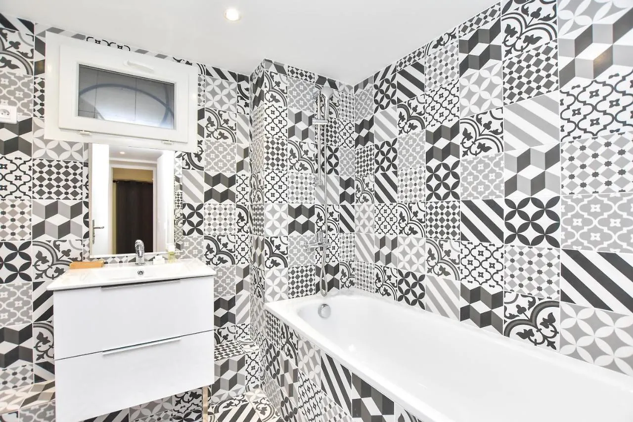 Apartment Cmg Menilmontant / Saint Fargeau